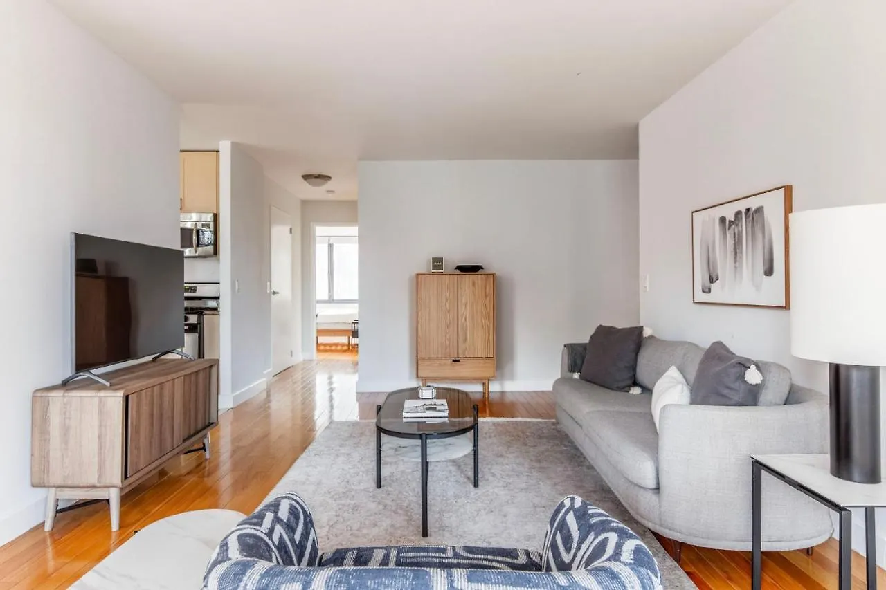 Apartment Ferienwohnung Midtown 2Br W Doorman Nr Theater District Nyc-1349 New York