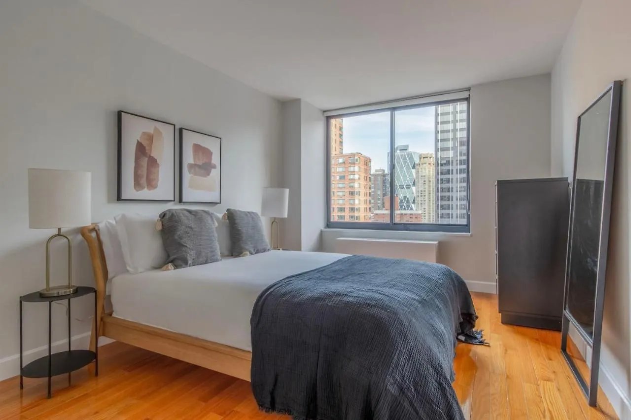 Midtown 2Br W Doorman Nr Theater District Nyc-1349 Appartement New York Verenigde Staten